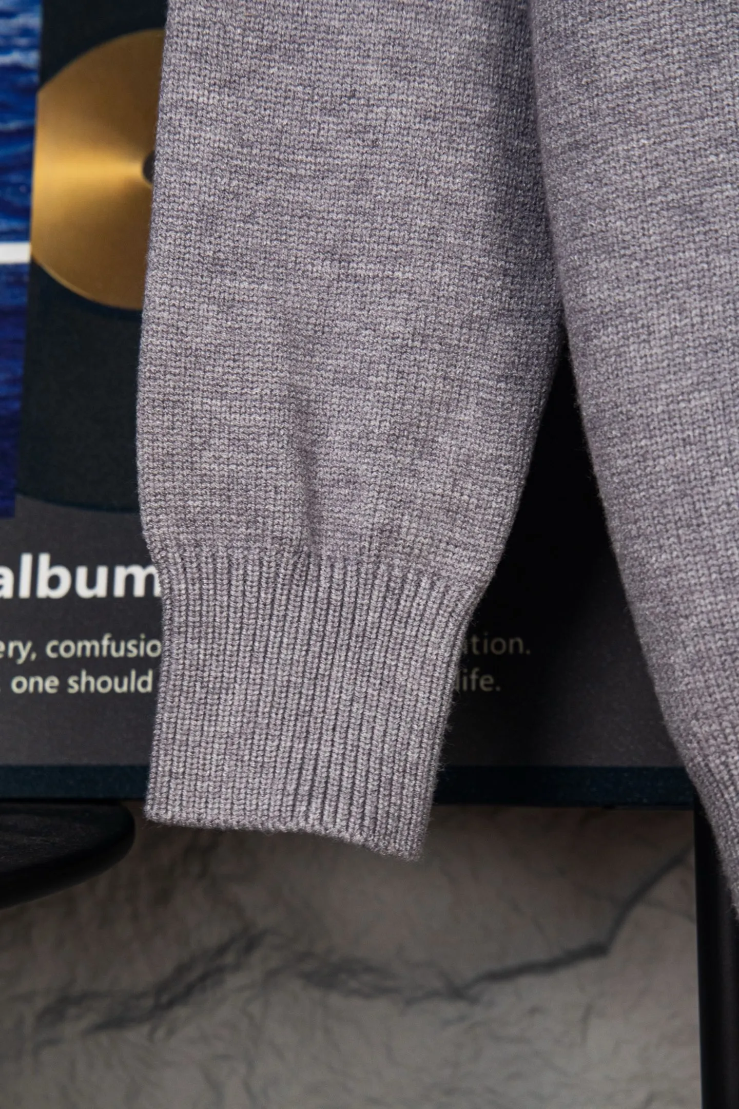 P240 2025 Ralph Lauren #ootddailywear #Autumn and winter sweater #Knitted sweater outfit #ralph lauren sweater #Can be worn by both men and women I finally waited until the Ralph men’s twist sweater half-button chest shirt was put on and it’s finally here! The hottest half-zip sweater! Limited editions every year, there won’t be many models in the store! Ralph Lauren men's half-button sweater has a really nice shape. It can be worn alone or as a coat. It can be worn outside or worn with a shirt~100% pure cotton. #Practical wear. Color, white, navy blue, khaki, gray, size S to Limited editions every year, there won’t be many models in the store! Ralph Lauren men's half-zip twist sweater [Fire R] has a really nice shape. It can be worn alone or as a jacket. It can be worn inside or outside, or it can be worn with a shirt inside ~ 100% pure cotton #Practical wear,, style number, 8023. Color, white, navy blue, khaki, gray, size S to XL